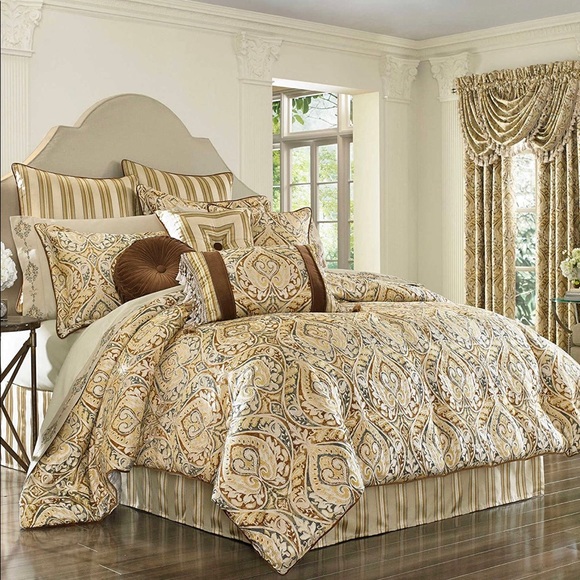 J. QUEEN NEW YORK SERENTY EURO SHAMS X2 NEW - Picture 1 of 3